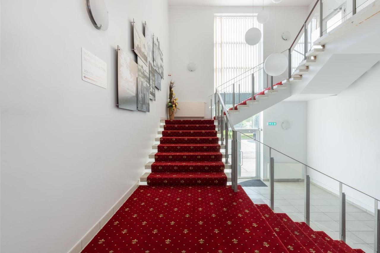 Raadimoisa Hotell Tartu Esterno foto