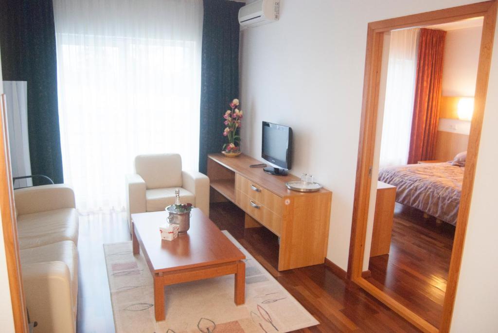Raadimoisa Hotell Tartu Esterno foto