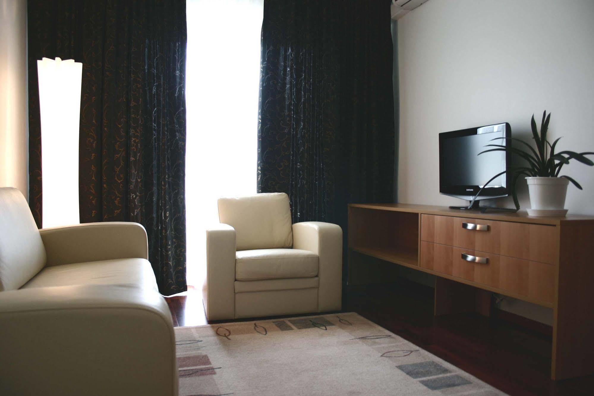 Raadimoisa Hotell Tartu Esterno foto